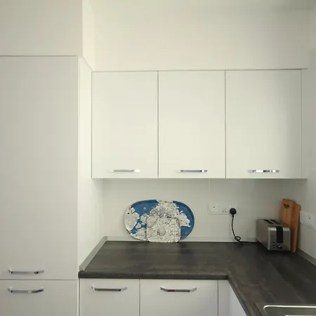 Apartment Homely 2-bedroom With Garden And Sea View *