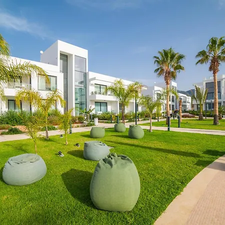 Apartment Homely 2-bedroom With Garden And Sea View *