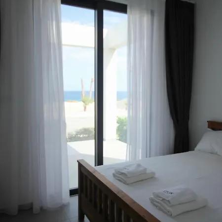 Homely 2-bedroom With Garden And Sea View Apartment