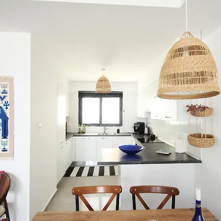 公寓 Homely 2-bedroom With Garden And Sea View 凯里尼亚