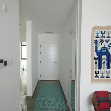Homely 2-bedroom With Garden And Sea View 公寓